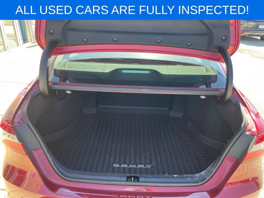 Used 2022 Toyota Camry XLE FWD image 13