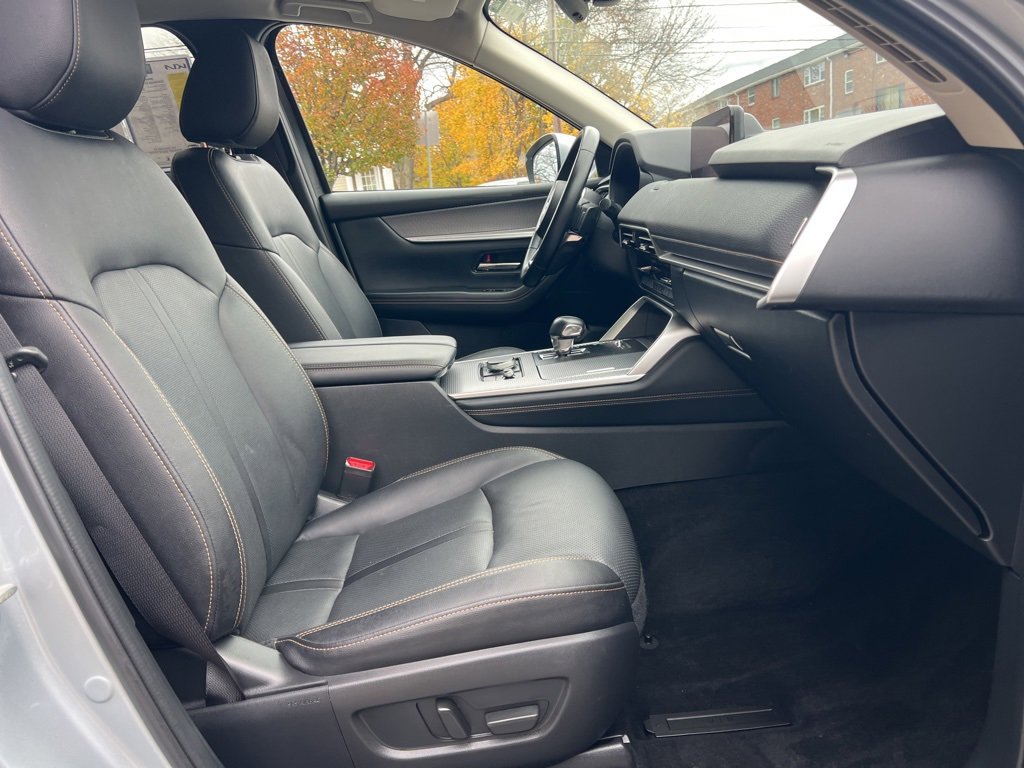 Used 2024 MAZDA CX-90 Plug-In Hybrid w/ Premium Pkg image 26