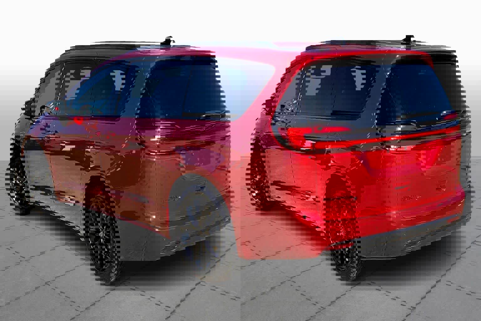 Used 2025 Chrysler Pacifica Limited image 10