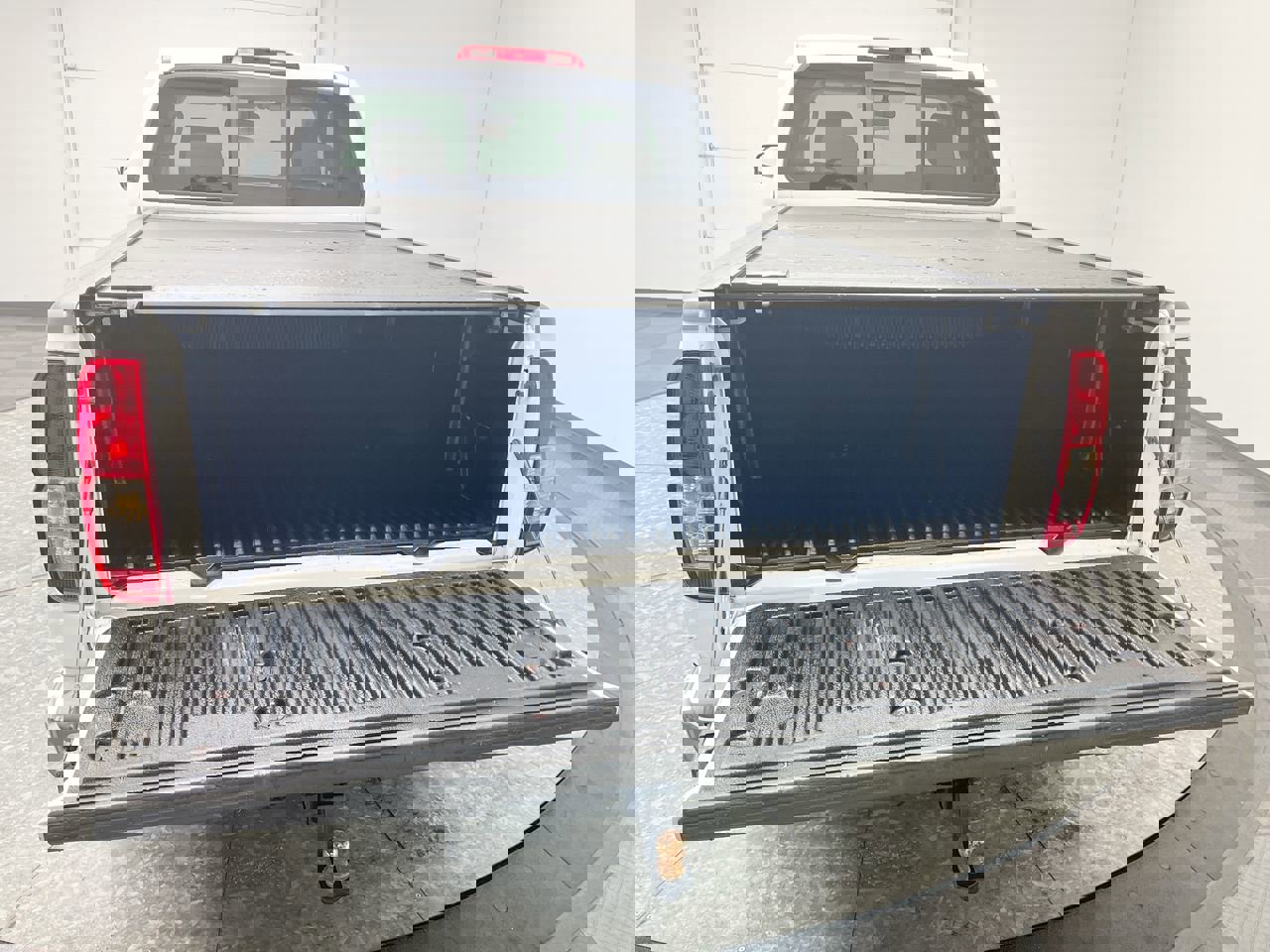 Used 2010 Nissan Frontier SE w/ SE Value Truck Pkg image 25