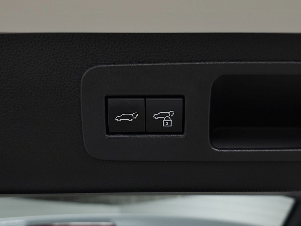 Used 2025 Lexus LX 700h F Sport image 8