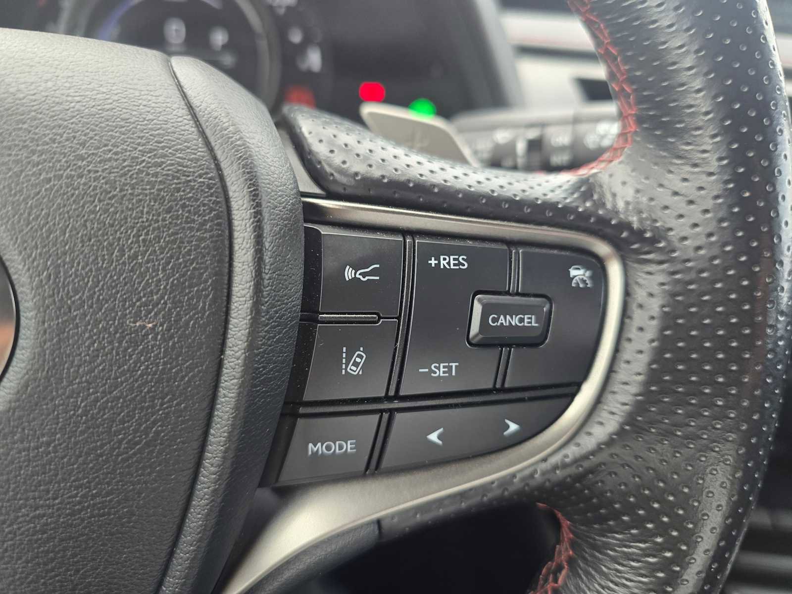 Used 2022 Lexus UX 250h F Sport w/ Accessory Package (Z2) image 31