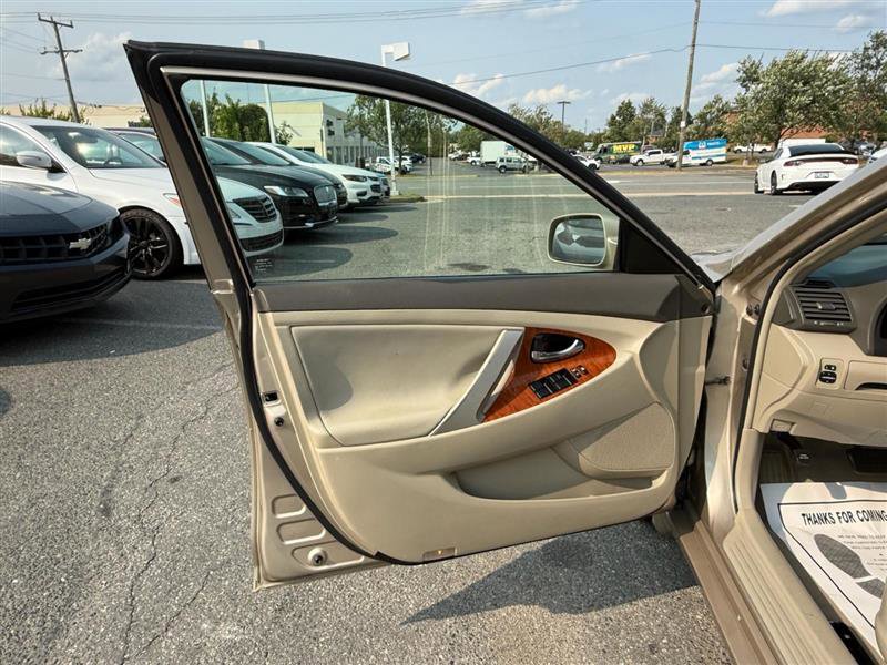 Used 2009 Toyota Camry XLE FWD image 27