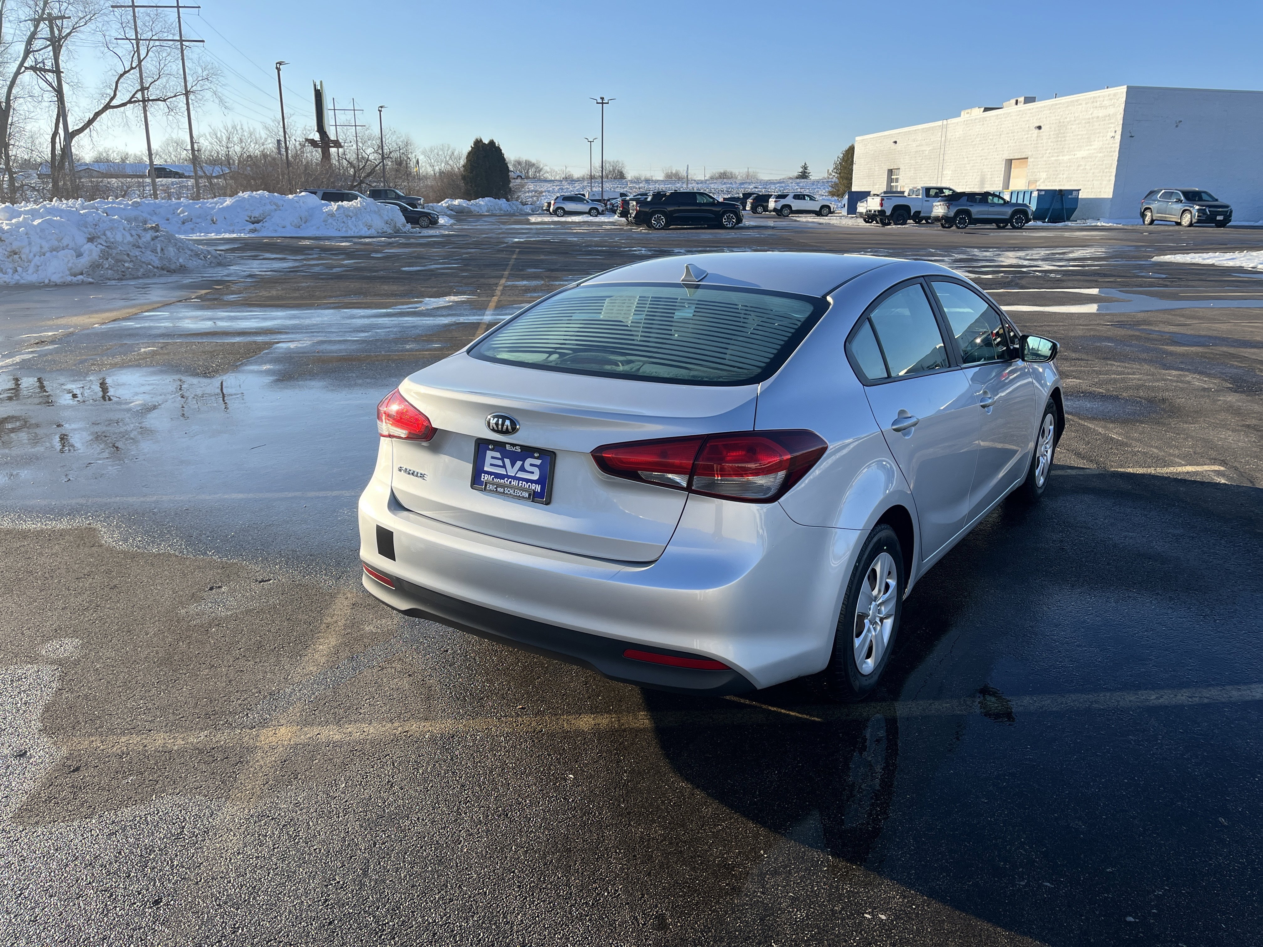 Used 2017 Kia Forte LX image 6