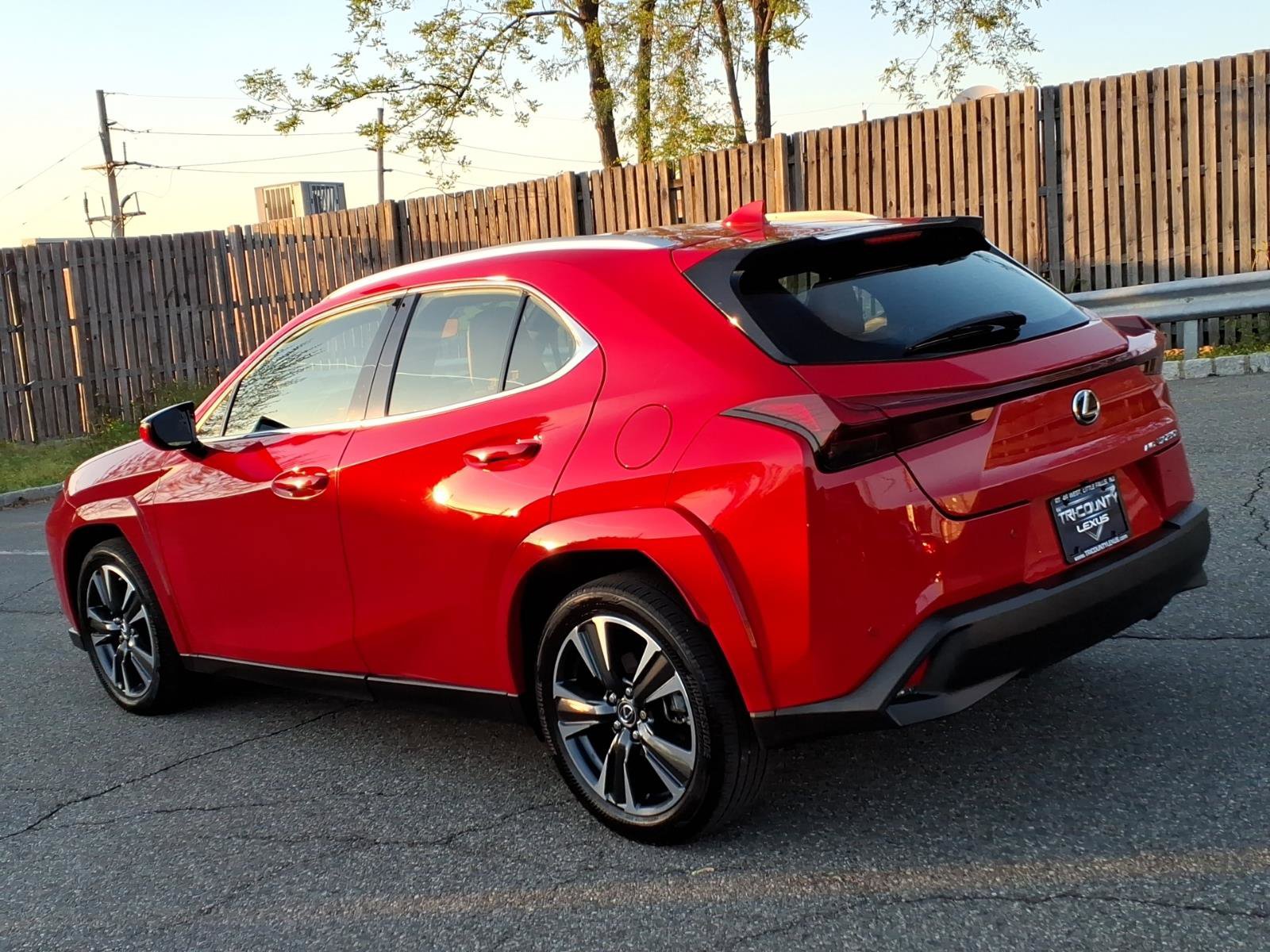 Used 2023 Lexus UX 250h AWD w/ Accessory Package (Z2) image 4