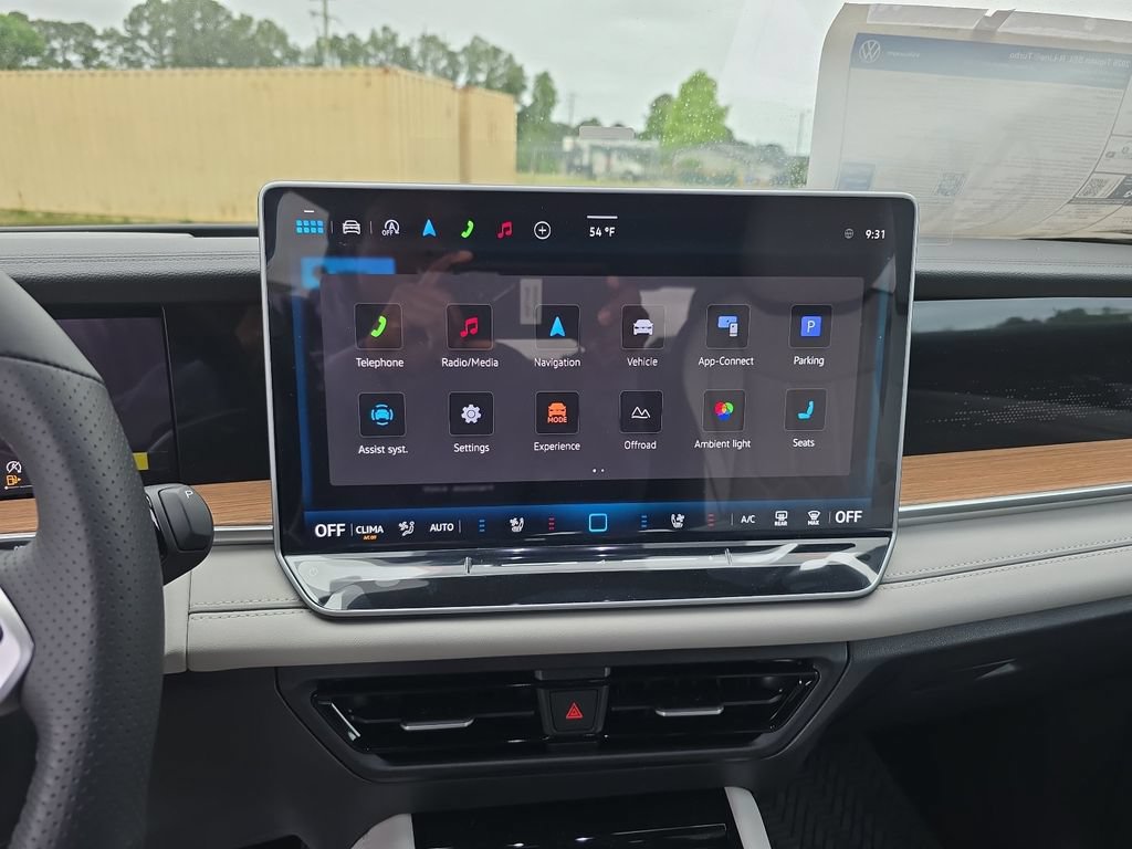 New 2026 Volkswagen Tiguan SEL R-Line AWD/4WD image 16