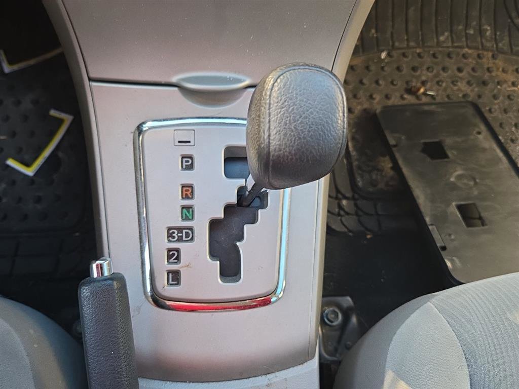 Used 2013 Toyota Corolla LE FWD image 24