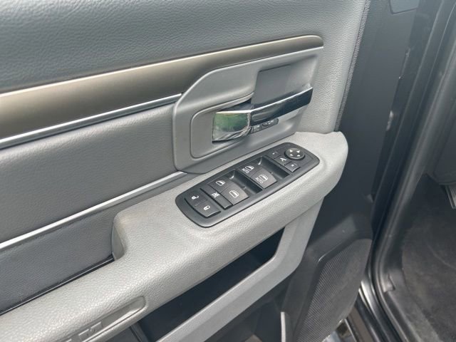 Used 2017 RAM 1500 Classic SLT w/ SLT Plus D￩cor Group AWD/4WD image 12