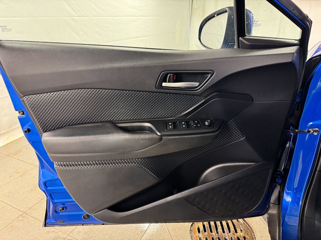 Used 2018 Toyota C-HR XLE FWD image 14
