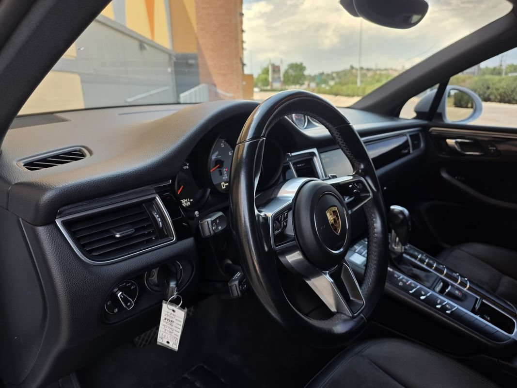 Used 2016 Porsche Macan S AWD/4WD image 12