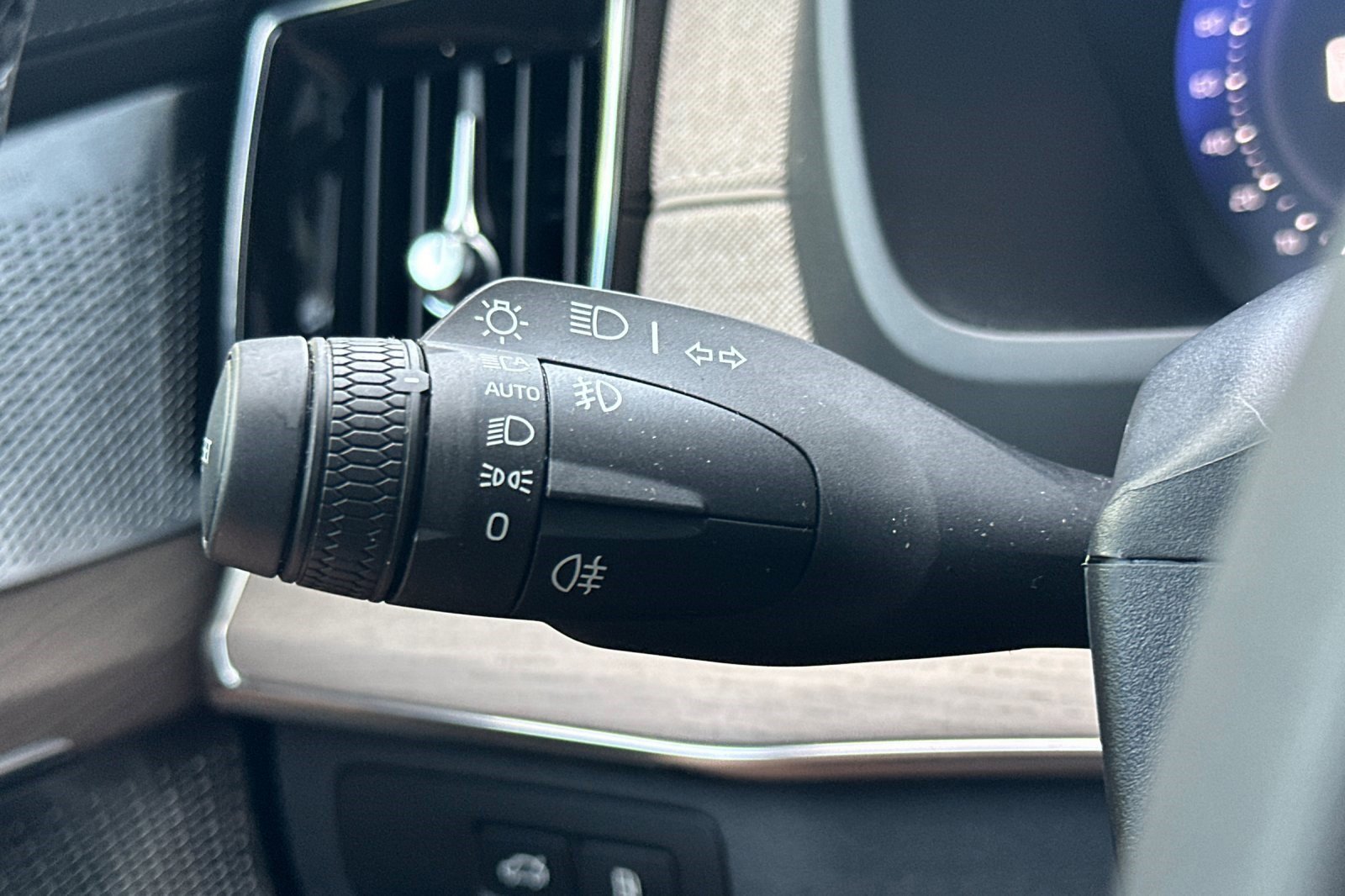 Used 2026 Volvo XC90 T8 Ultra w/ Lounge Package image 33