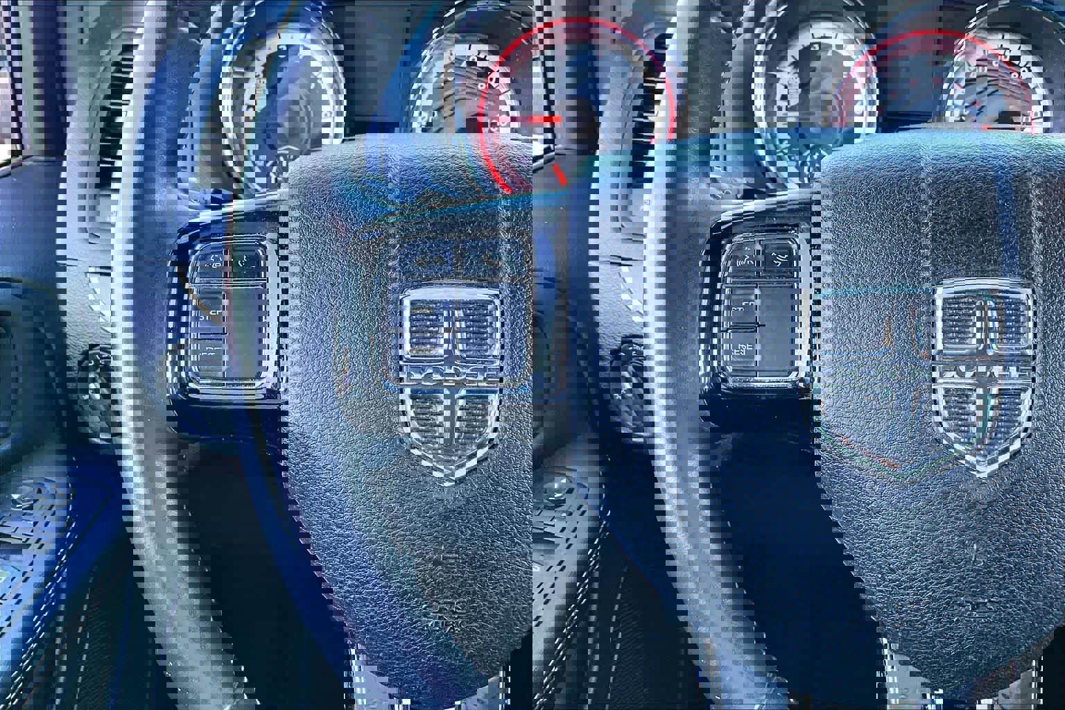 Used 2016 Dodge Grand Caravan SE image 19