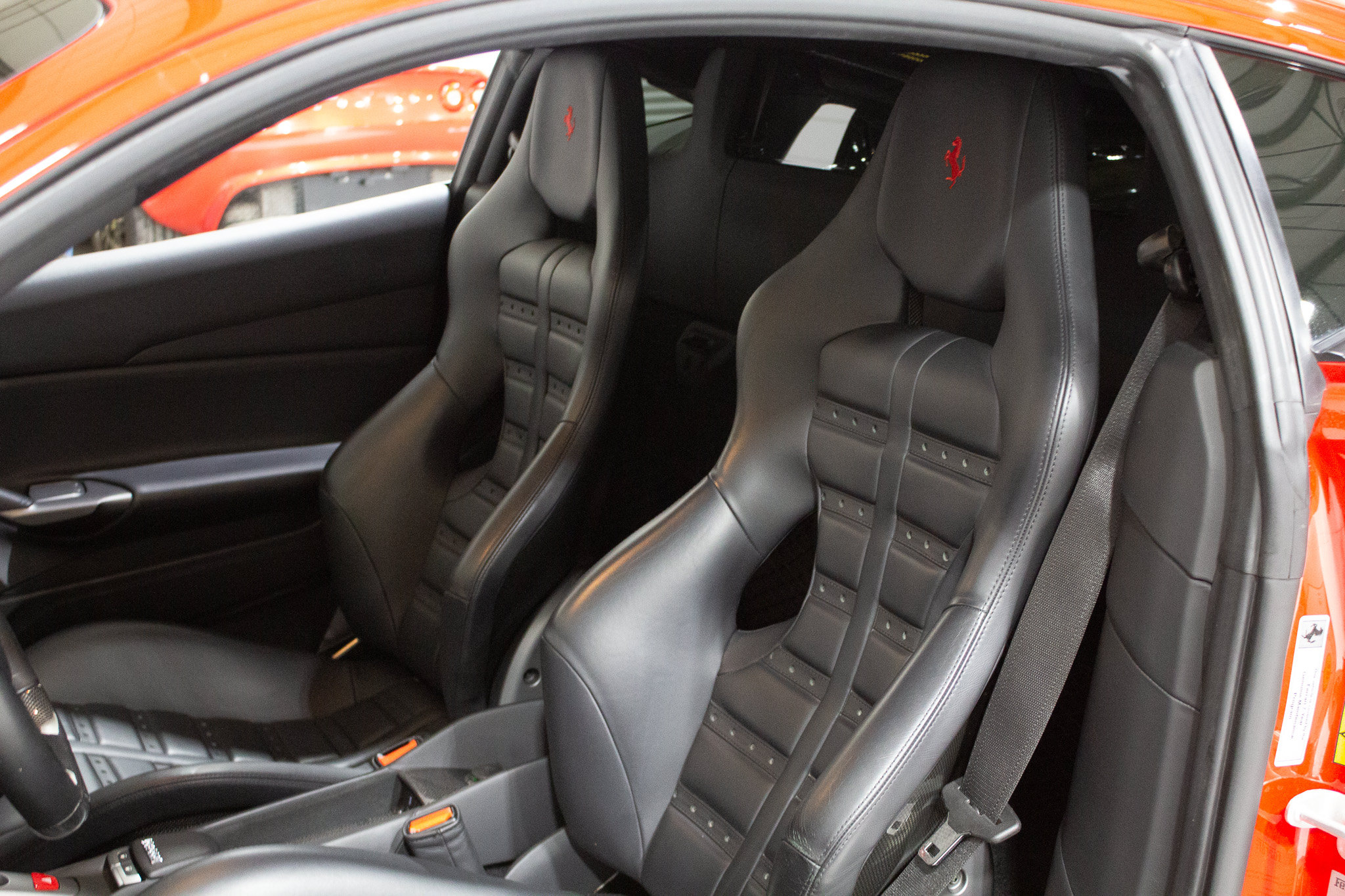 Used 2018 Ferrari 488 GTB RWD image 38