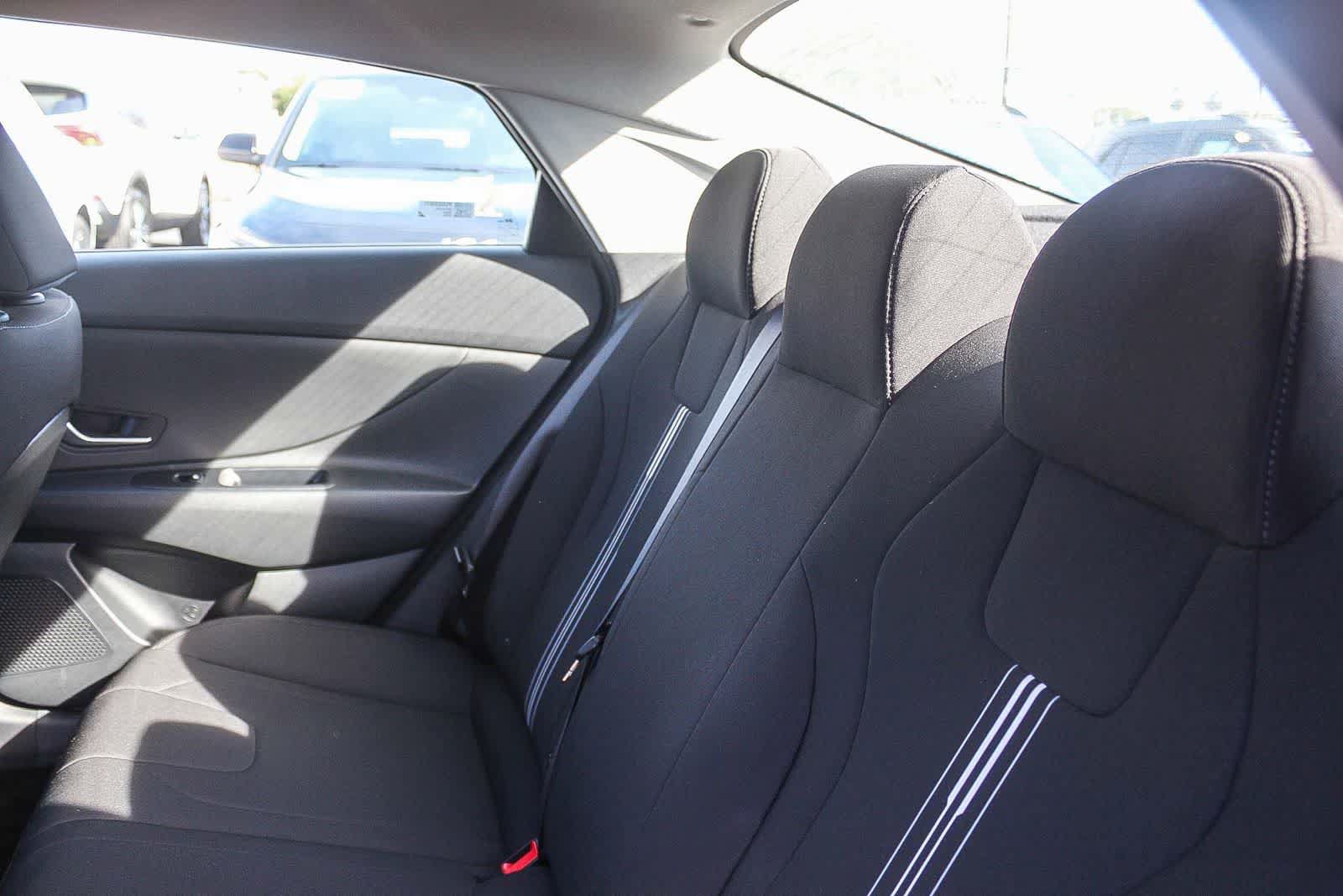 Used 2023 Hyundai Elantra SEL FWD image 23