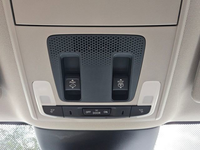 Certified 2025 Honda Pilot Touring image 22