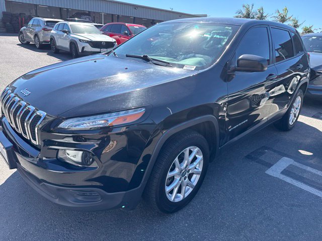 Used 2017 Jeep Cherokee Sport FWD image 2