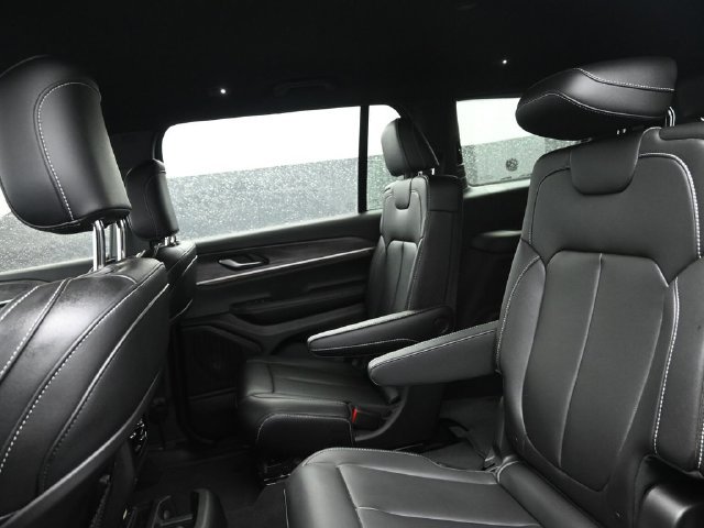 New 2024 Jeep Grand Cherokee L Limited RWD image 13
