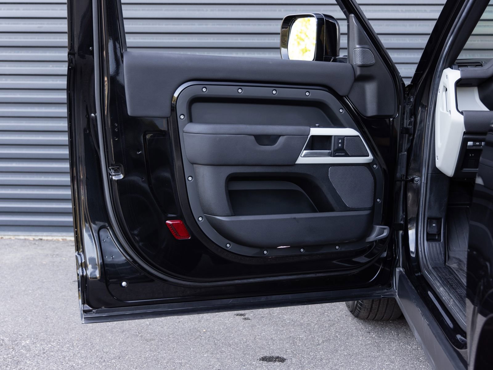 Used 2022 Land Rover Defender 90 S image 16