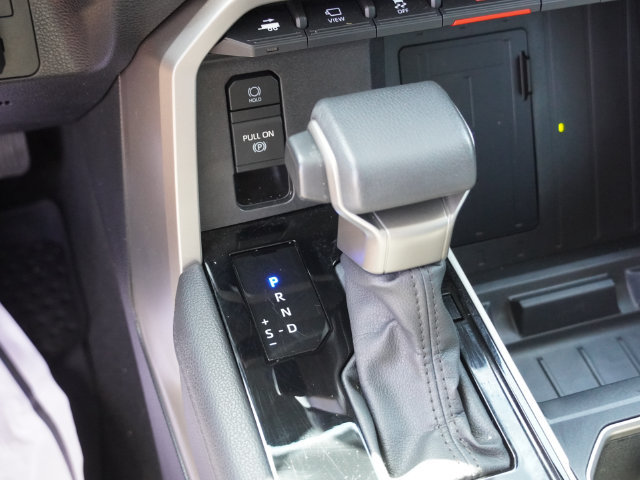 Used 2024 Toyota Tundra Limited AWD/4WD image 26