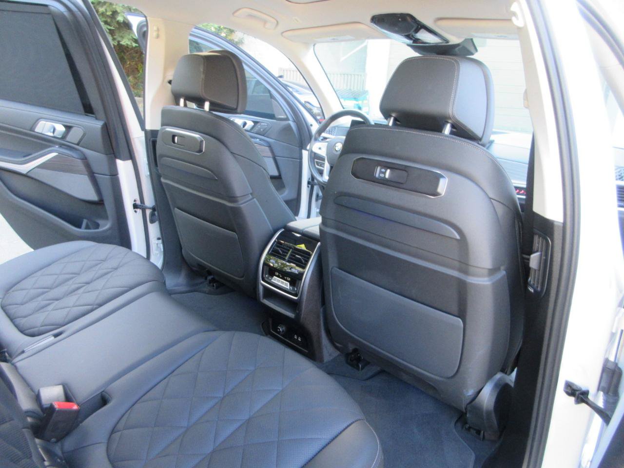 Used 2025 BMW X7 xDrive40i w/ Premium Package AWD/4WD image 35