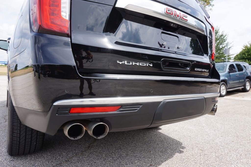 Used 2021 GMC Yukon Denali w/ Denali Premium Package image 9