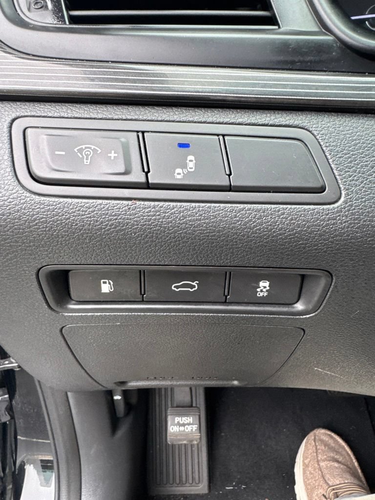 Used 2018 Hyundai Sonata Limited w/ Cargo Package FWD image 16