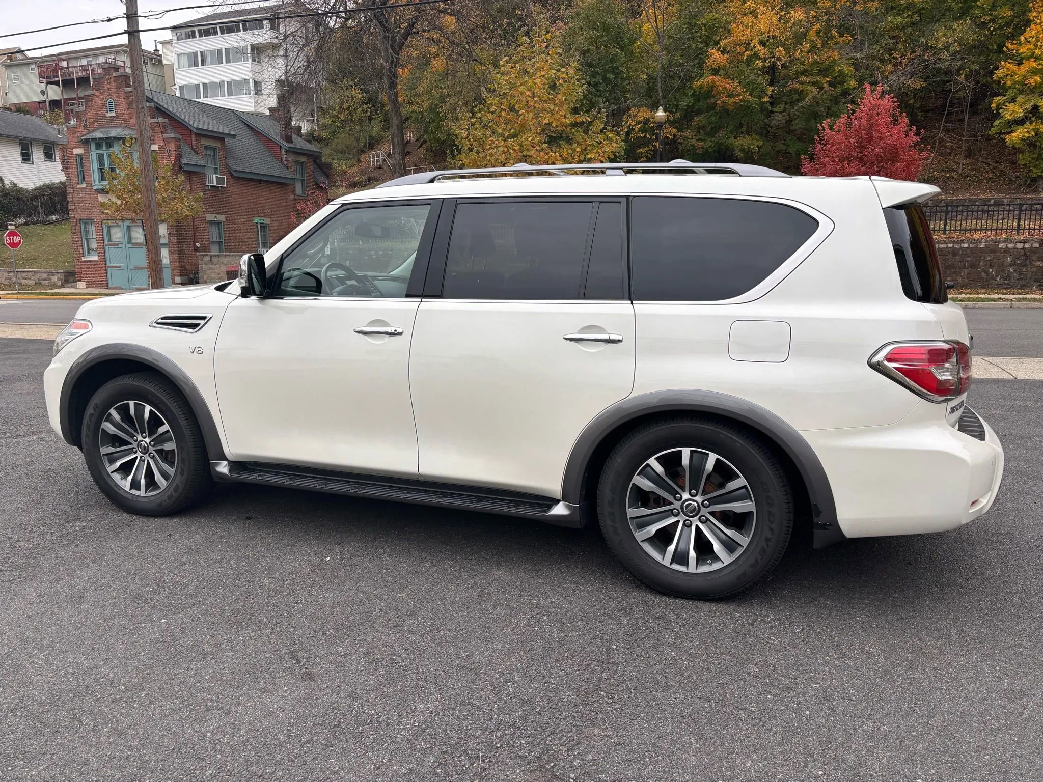 Used 2019 Nissan Armada SL w/ Premium Package image 5
