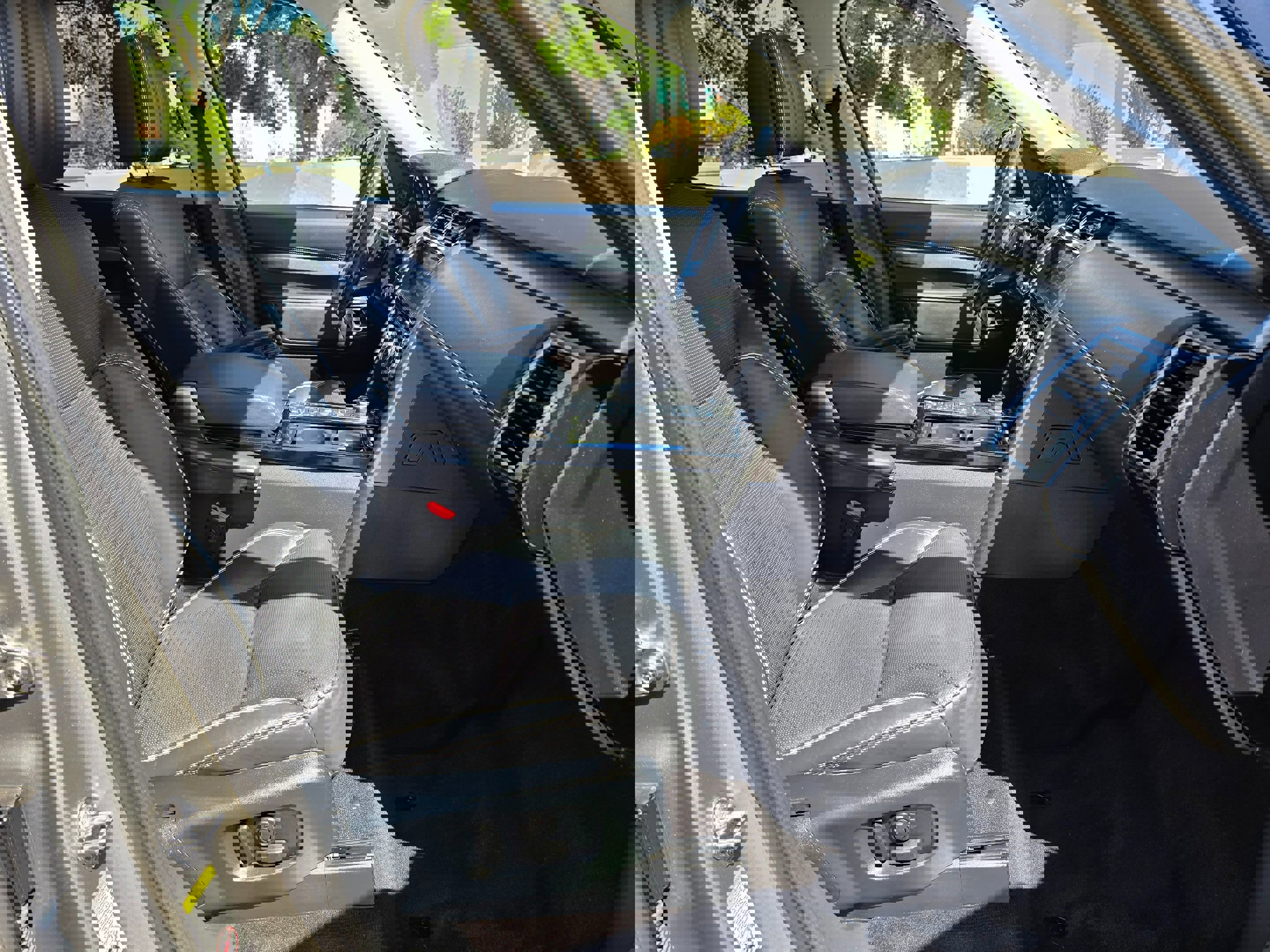 Used 2017 Land Rover Discovery First Edition image 9