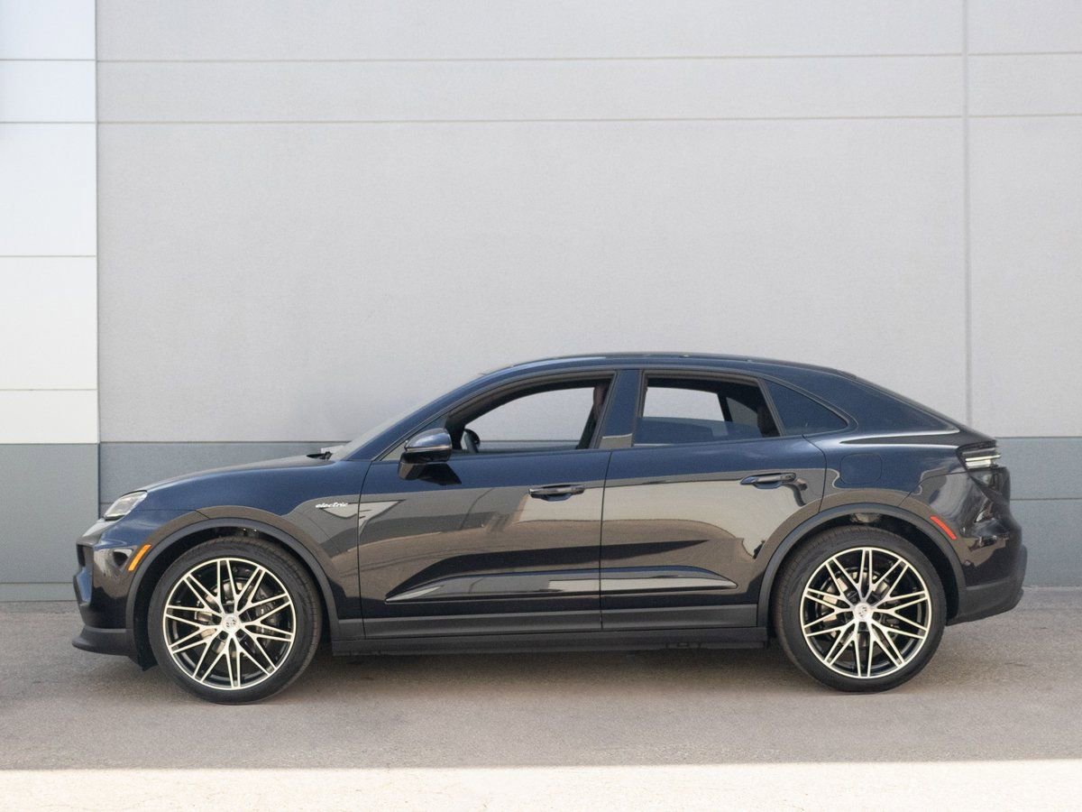 New 2025 Porsche Macan 4 Electric image 2