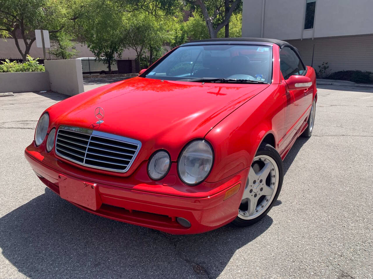 Used 2002 Mercedes-Benz CLK 55 AMG Cabriolet image 2