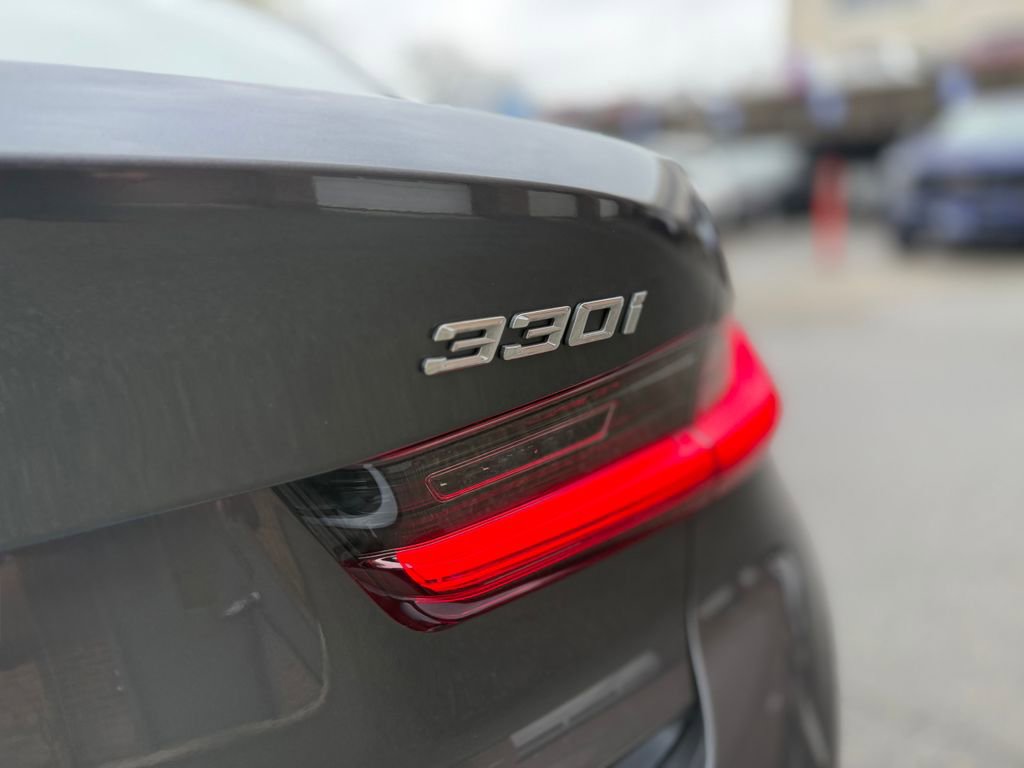Used 2021 BMW 330i xDrive Sedan w/ Convenience Package image 29