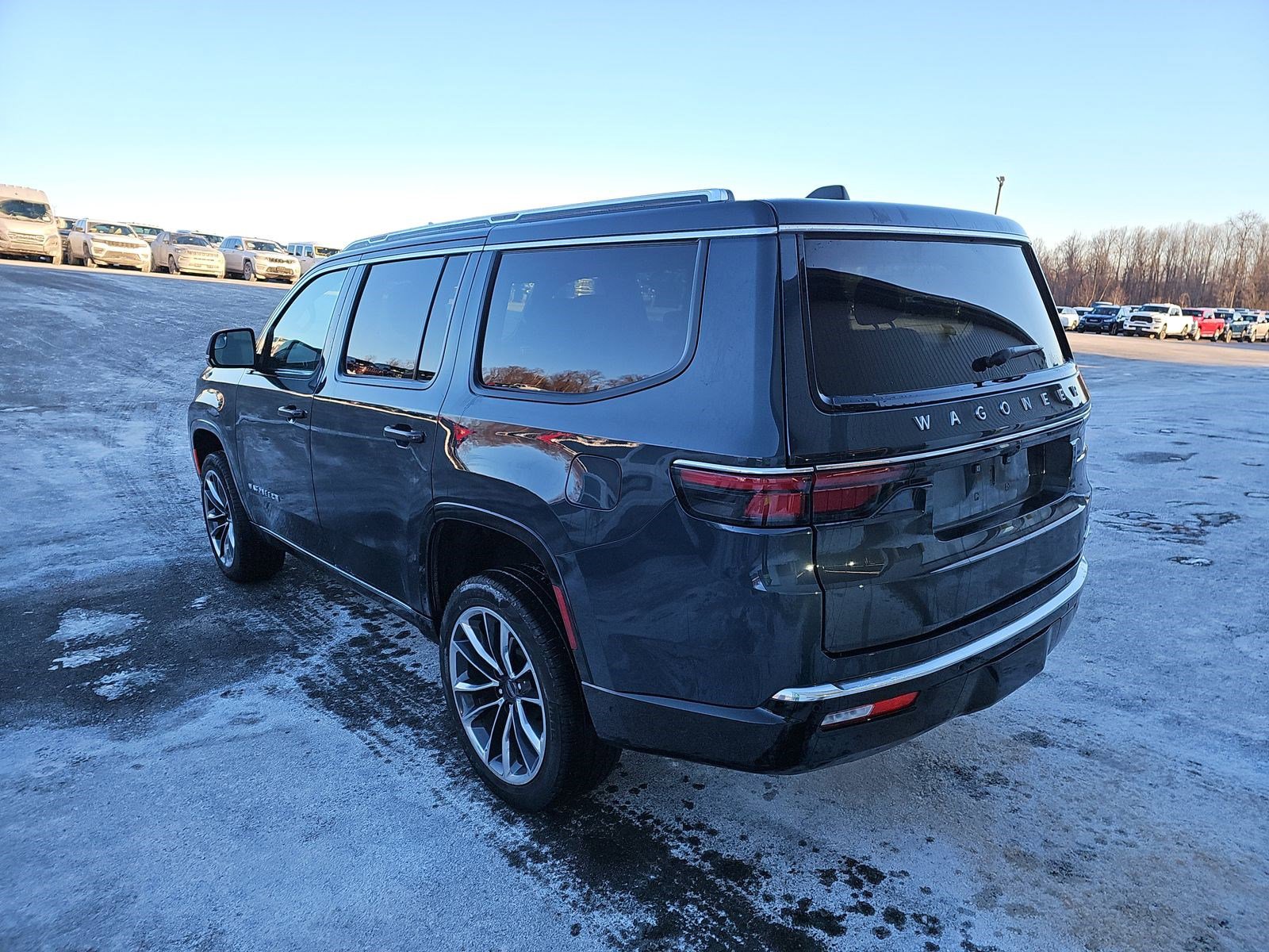 Used 2024 Jeep Wagoneer Series III w/ Premium Group I image 7