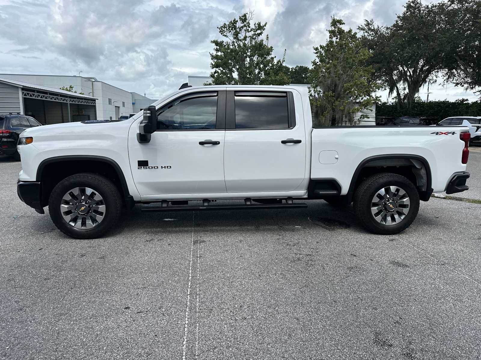 Certified 2025 Chevrolet Silverado 2500 Custom AWD/4WD image 3