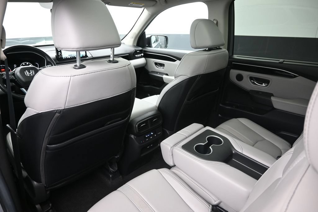 Certified 2025 Honda Pilot Touring image 28
