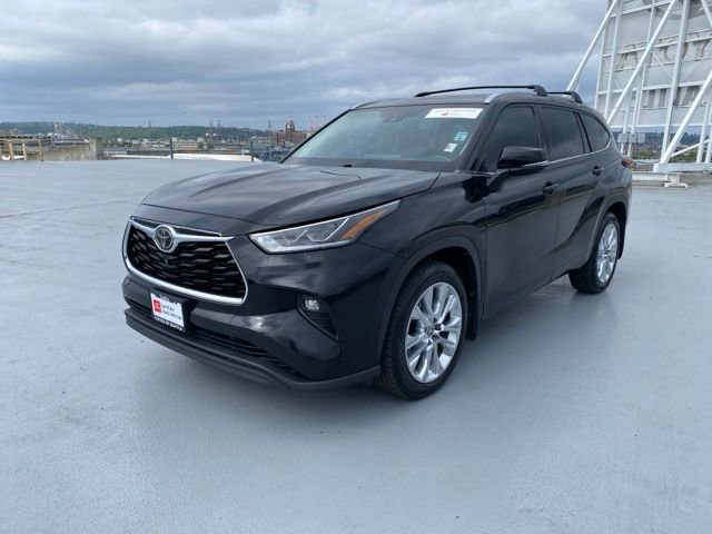 Certified 2020 Toyota Highlander Limited AWD/4WD image 7