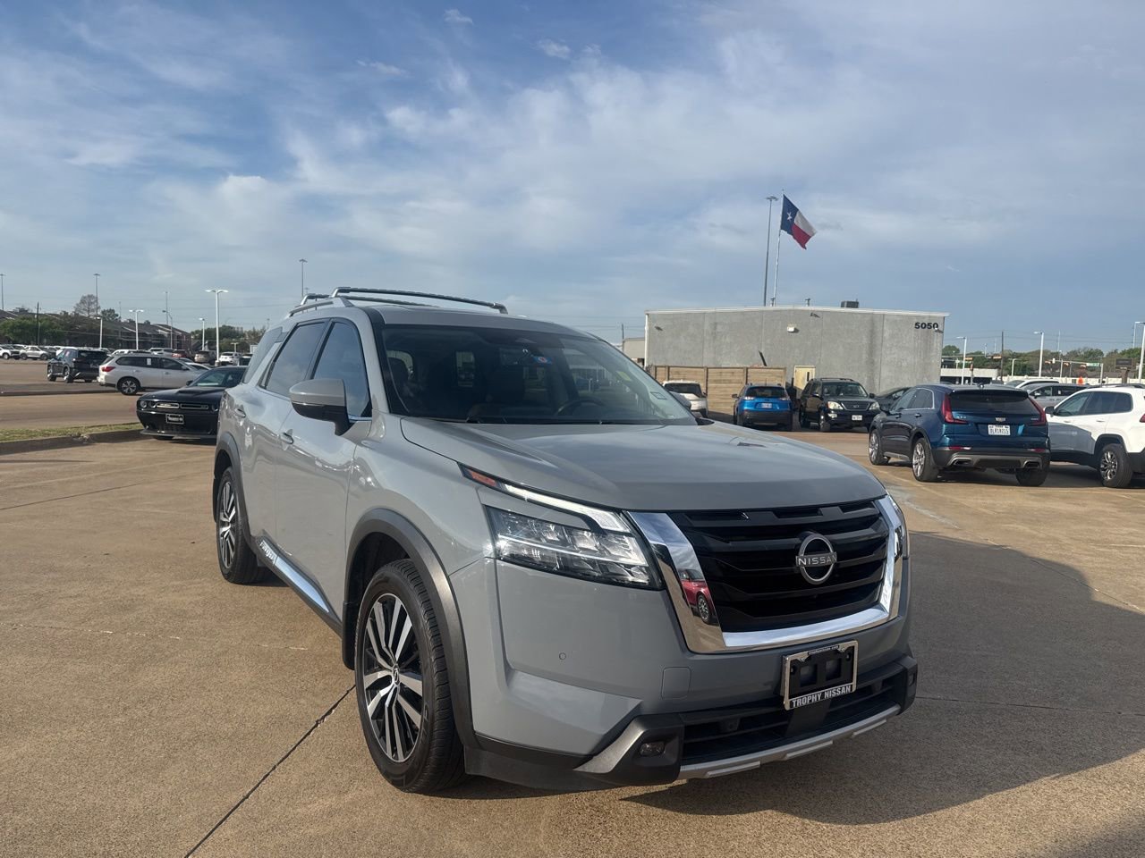 Certified 2023 Nissan Pathfinder Platinum w/ Cargo Package image 1