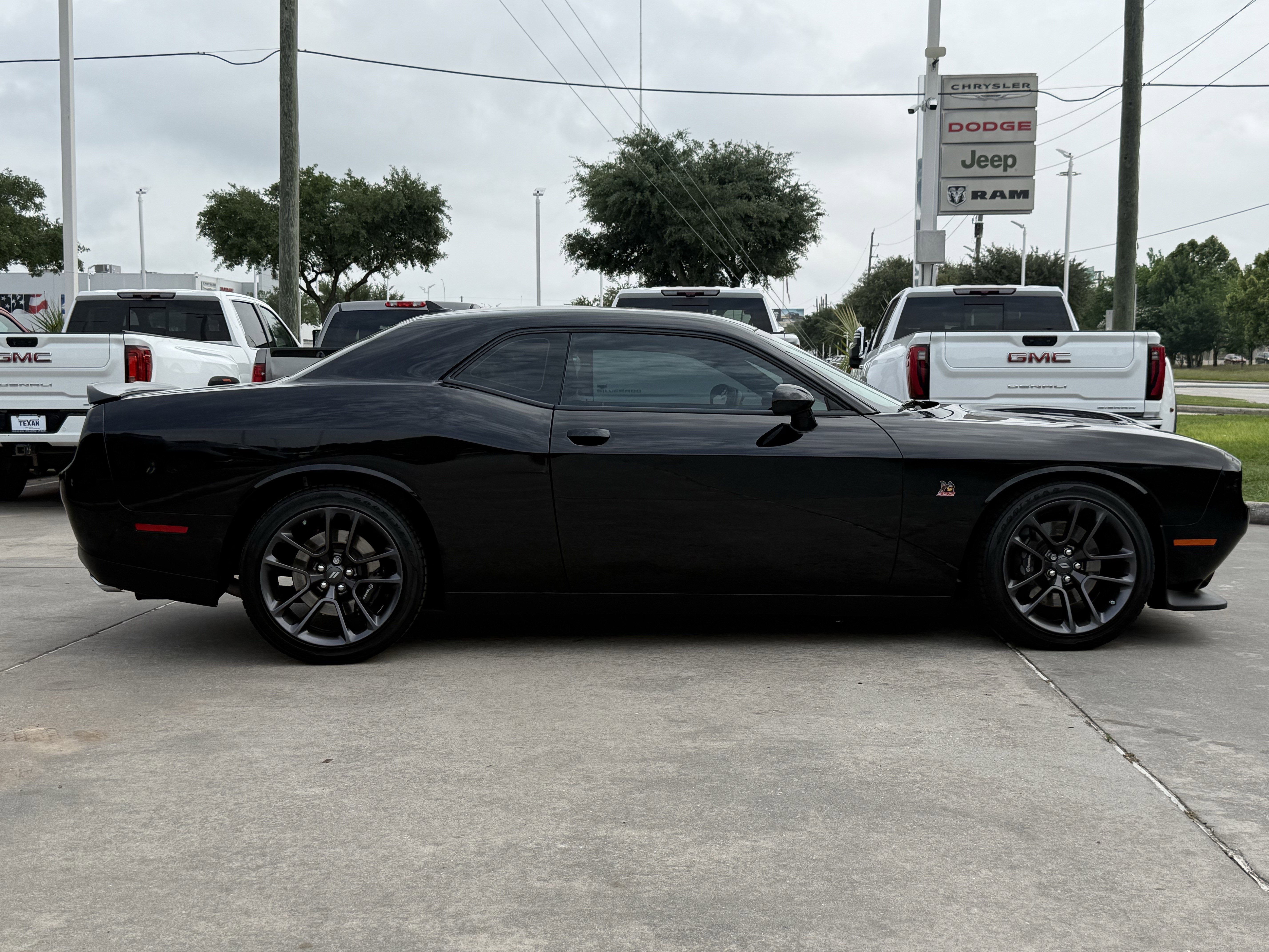 Used 2023 Dodge Challenger R/T Scat Pack w/ Plus Package RWD image 3