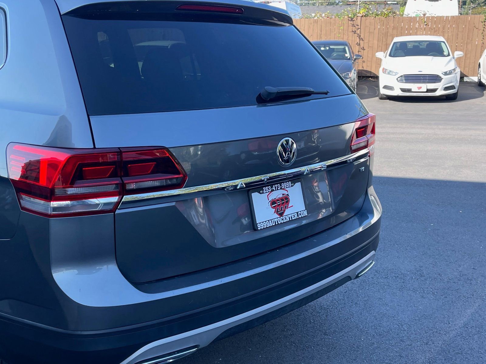 Used 2018 Volkswagen Atlas Launch Edition FWD image 6
