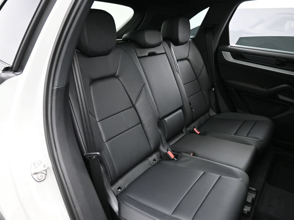 Certified 2026 Porsche Cayenne E-Hybrid AWD/4WD image 27