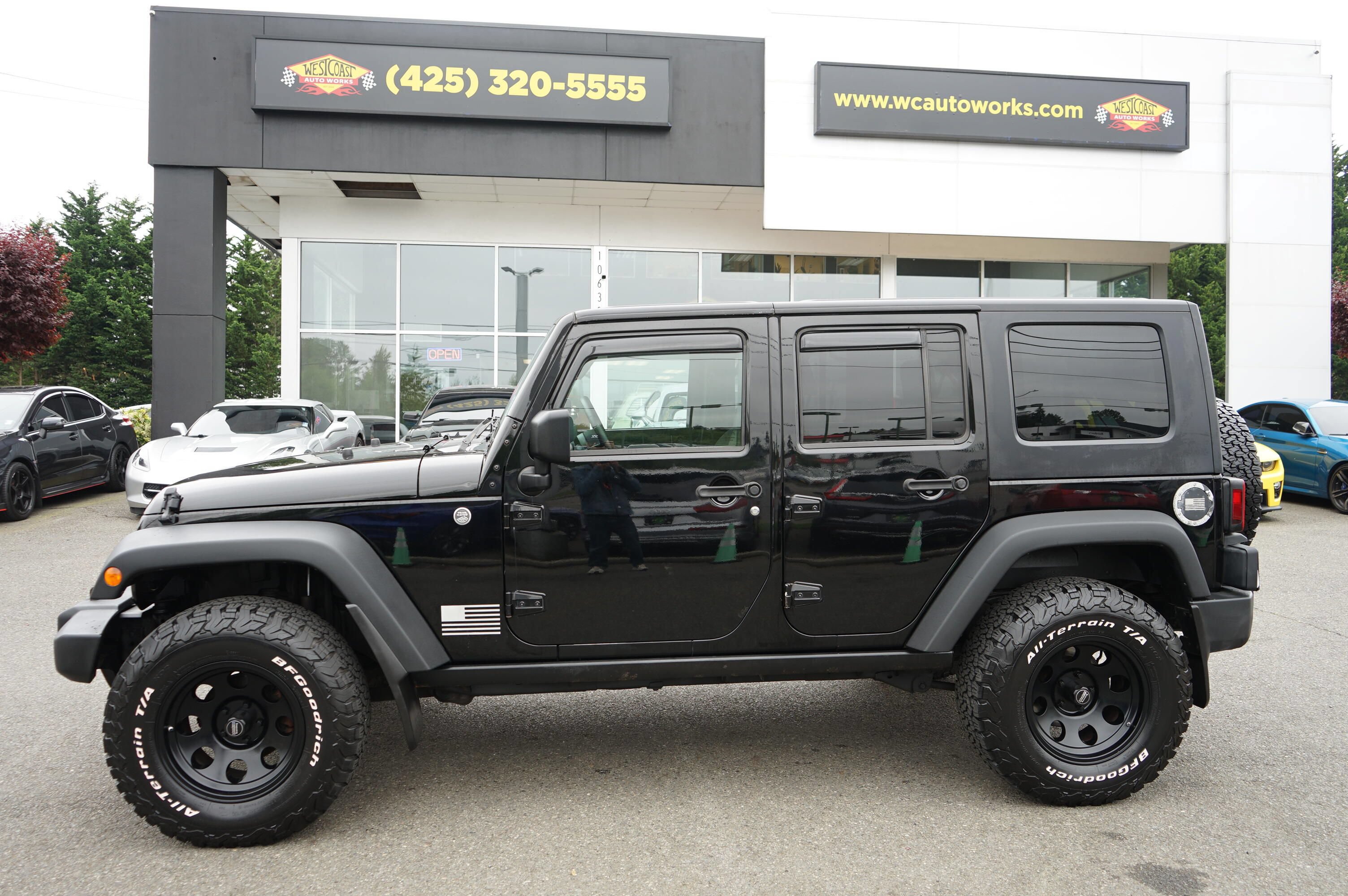 Used 2008 Jeep Wrangler Unlimited Rubicon w/ Dual Top Group AWD/4WD image 2