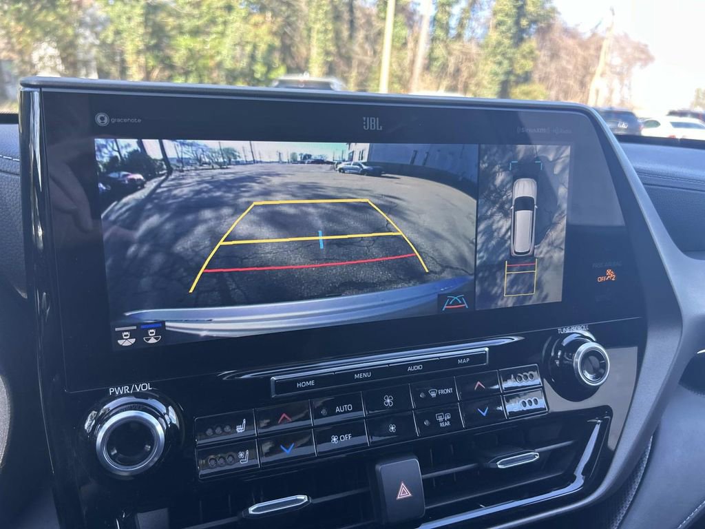 Used 2022 Toyota Highlander Limited image 18