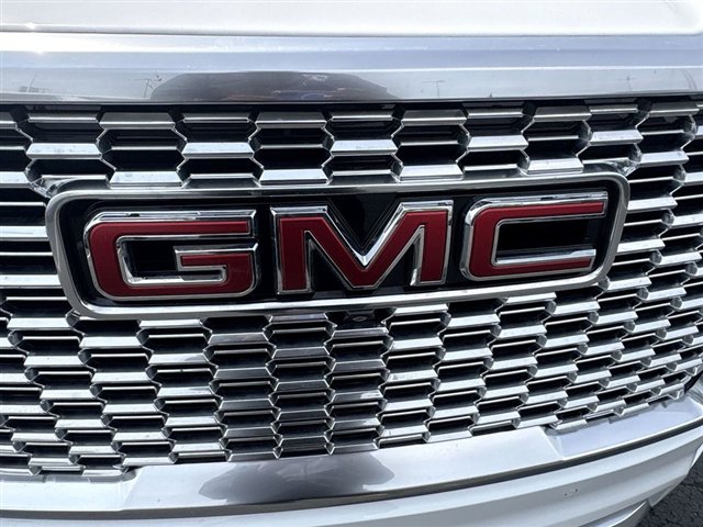 Used 2024 GMC Yukon Denali w/ Max Trailering Package AWD/4WD image 32