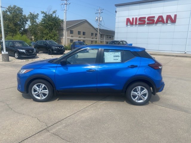 New 2025 Nissan Kicks Play S image 3