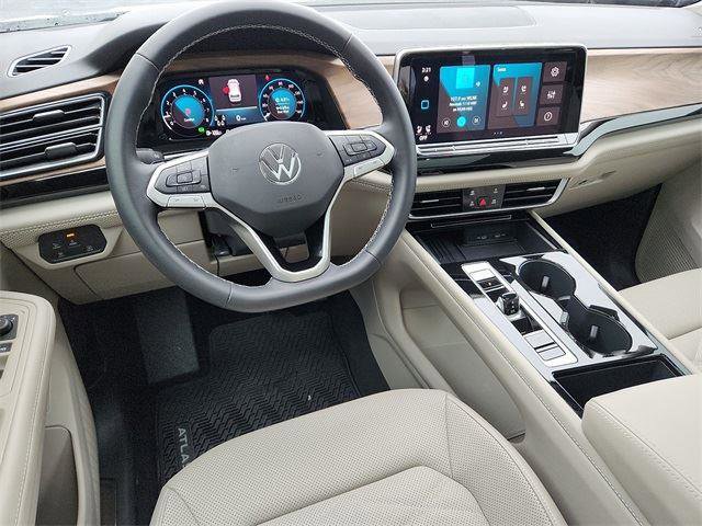 Certified 2025 Volkswagen Atlas SE w/ Panoramic Sunroof Package image 11