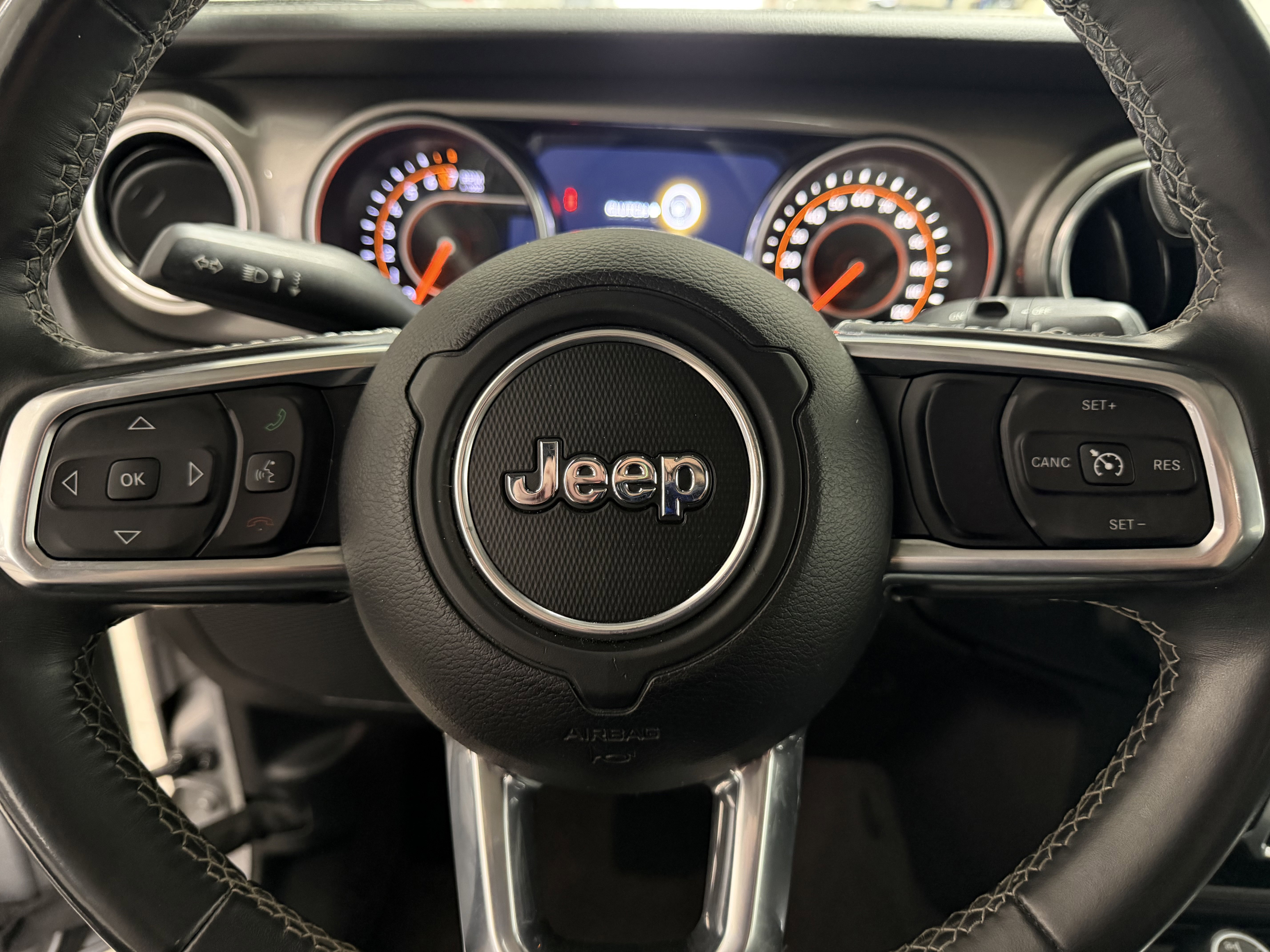 Used 2018 Jeep Wrangler Unlimited Sahara image 13