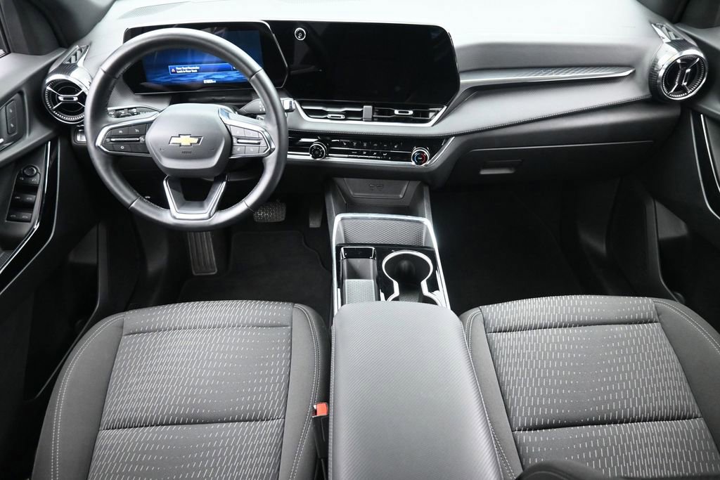 Used 2025 Chevrolet Equinox LT FWD image 12