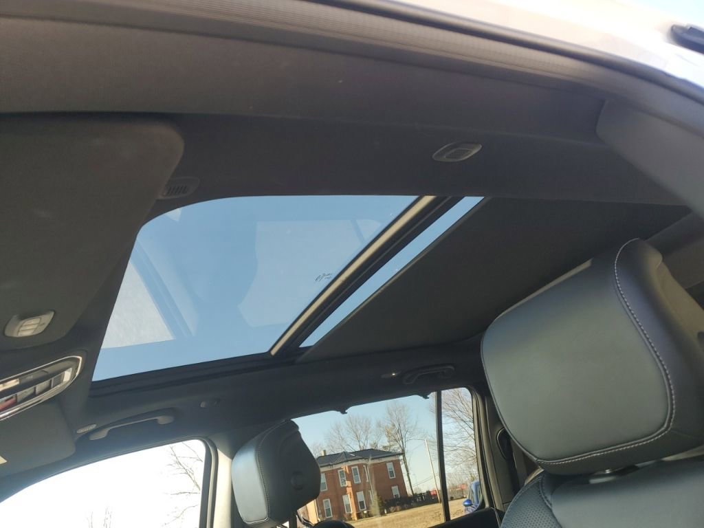 Used 2022 Jeep Wagoneer Series III w/ Premium Group I image 31