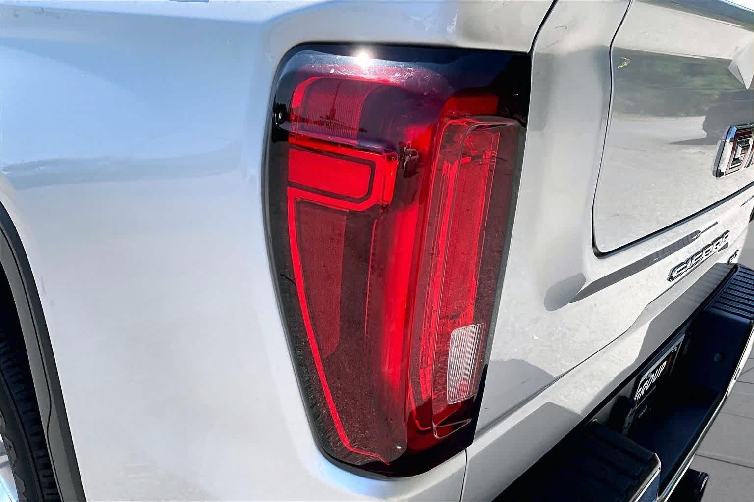 Used 2019 GMC Sierra 1500 SLT w/ SLT Premium Plus Package AWD/4WD image 26