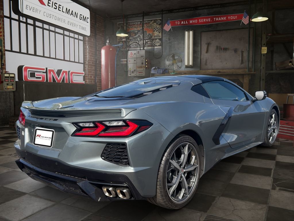 Certified 2022 Chevrolet Corvette Stingray Preferred Cpe RWD image 3