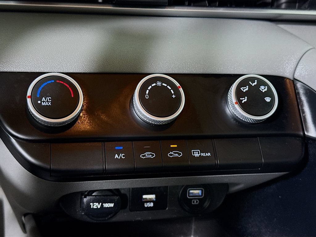 Certified 2022 Hyundai Elantra SE FWD image 7